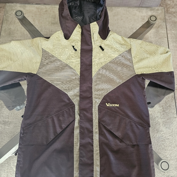 VOLCOM Nimbus Snowboarding/Ski Jacket - Picture 1 of 7
